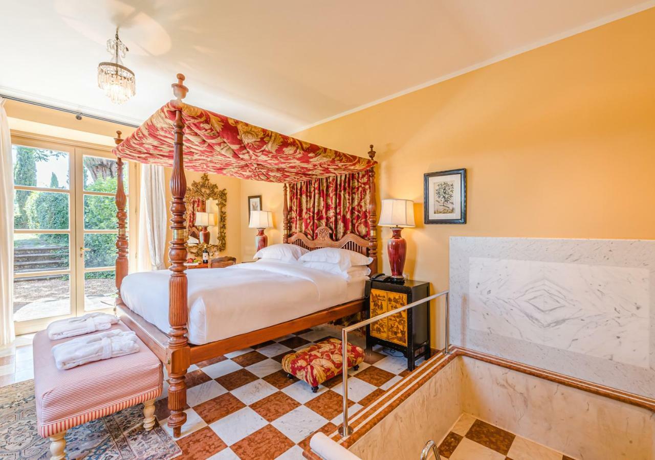 Villa Mangiacane - Small Luxury Hotels Of The World 瓦尔的圣卡西亚诺 外观 照片