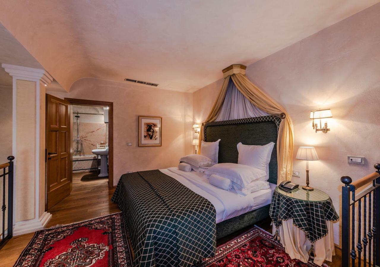 Villa Mangiacane - Small Luxury Hotels Of The World 瓦尔的圣卡西亚诺 外观 照片