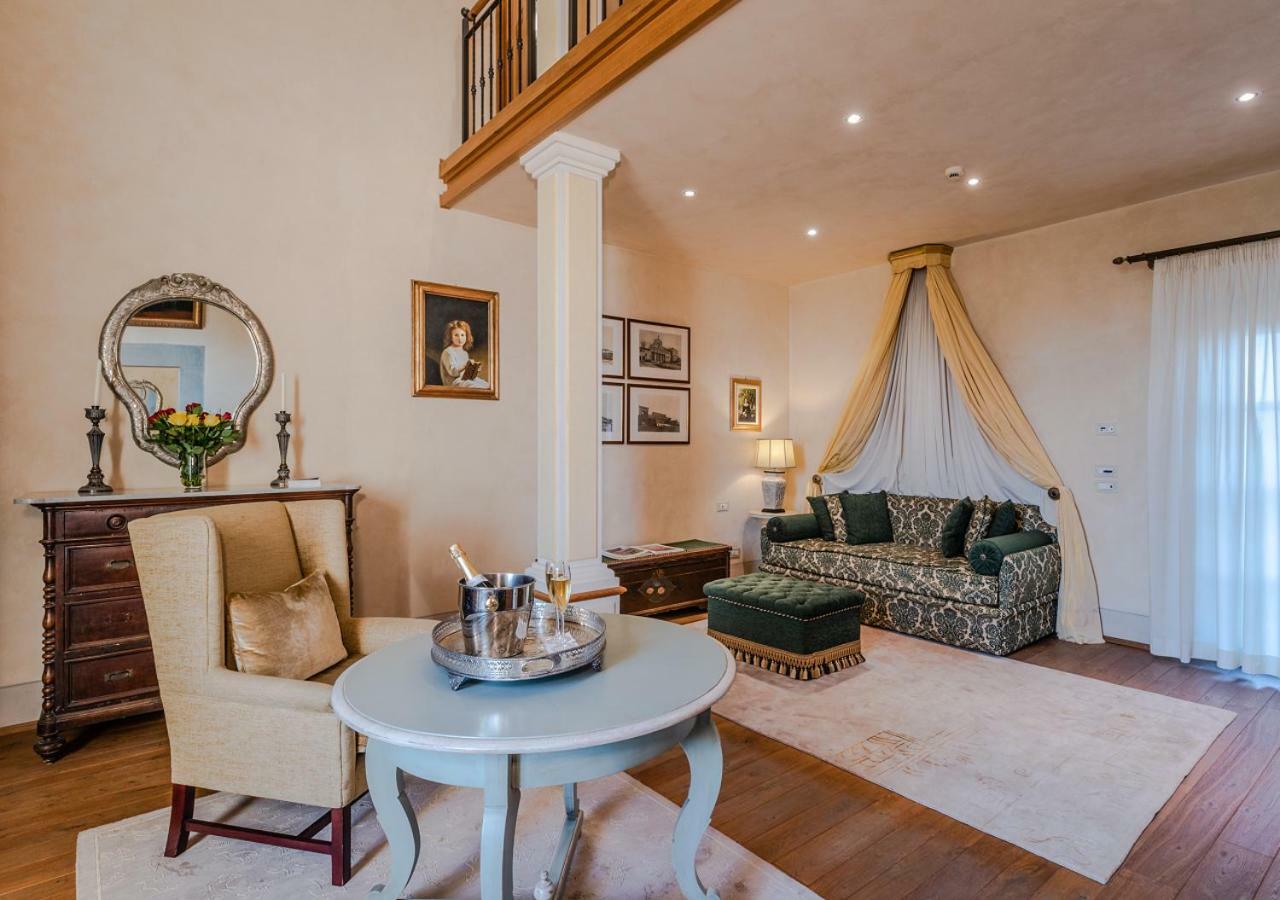 Villa Mangiacane - Small Luxury Hotels Of The World 瓦尔的圣卡西亚诺 外观 照片
