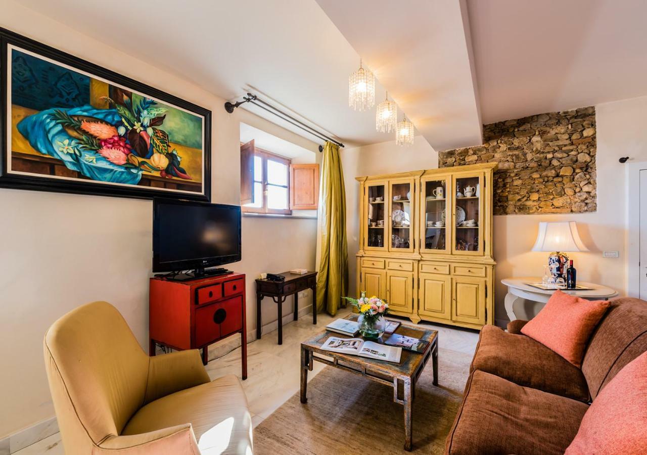 Villa Mangiacane - Small Luxury Hotels Of The World 瓦尔的圣卡西亚诺 外观 照片